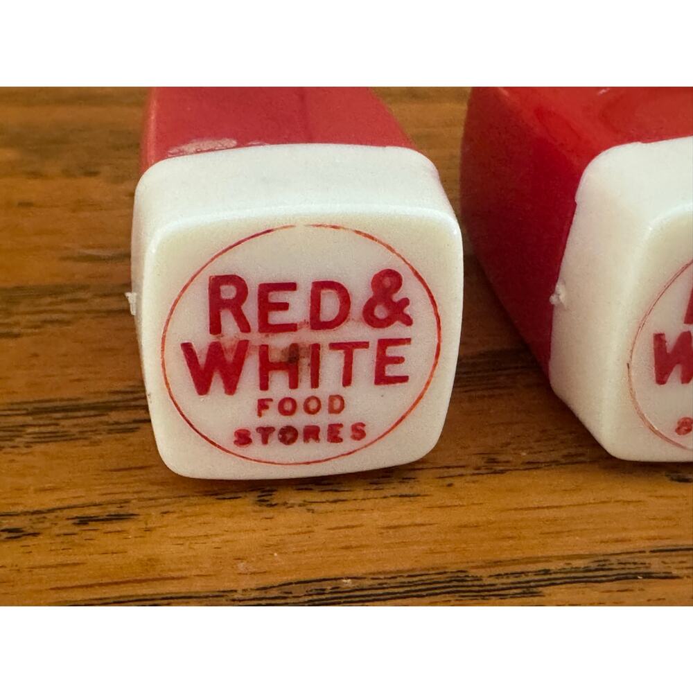Vintage Red & White Food Stores Salt Pepper Shakers Plastic Advertising Set - Picture 6 of 10